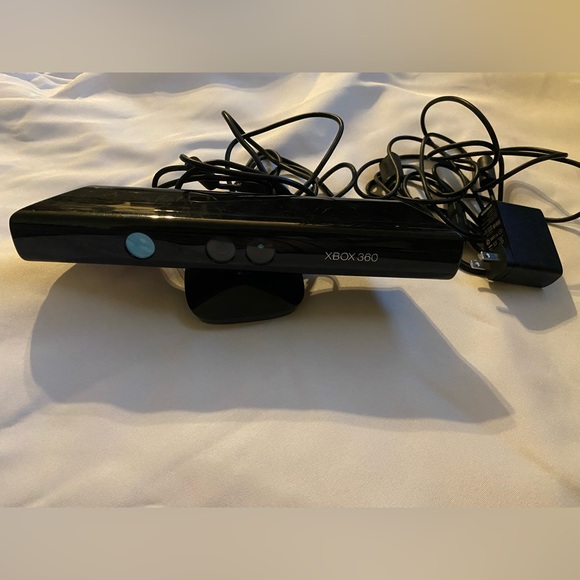 Kinect camera for Xbox 360 with games and an extension cable for the camera - Picture 4 of 5
